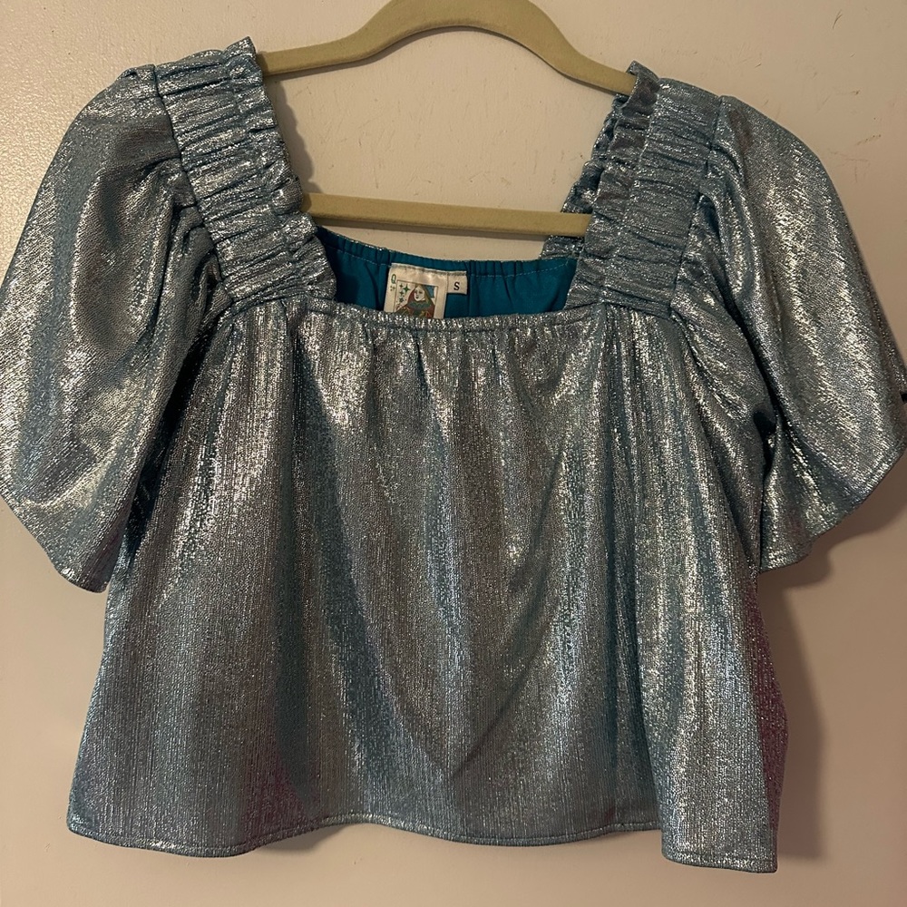 EUC queen of sparkles top